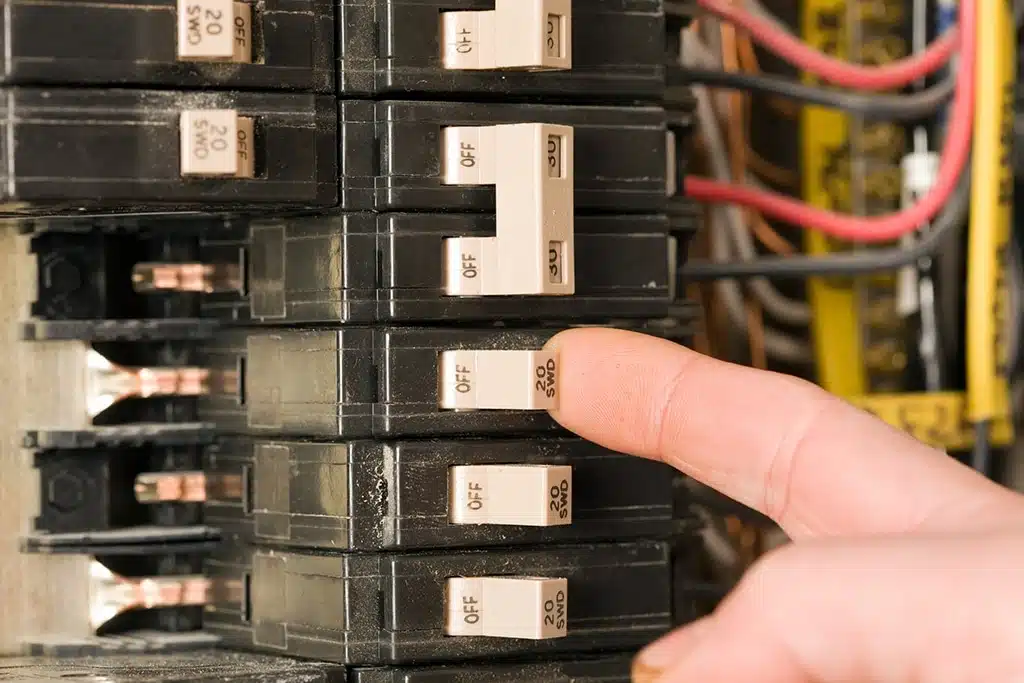 Hire a professional electrician in Arlington, TX - Tioga Contractors