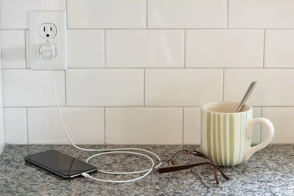 Warning Signs You Need To Replace Your Electrical Outlet - Tioga Contractors