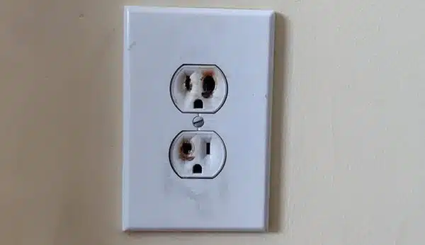 8 Signs You Should Call A Licensed Electrician Irving - Tioga Plumbing and Electric