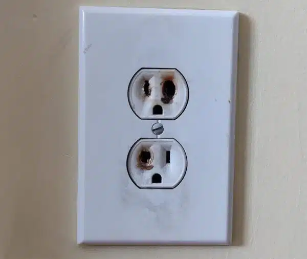 Hire Electrician in Grapevine - Tioga Plumbing and Electric